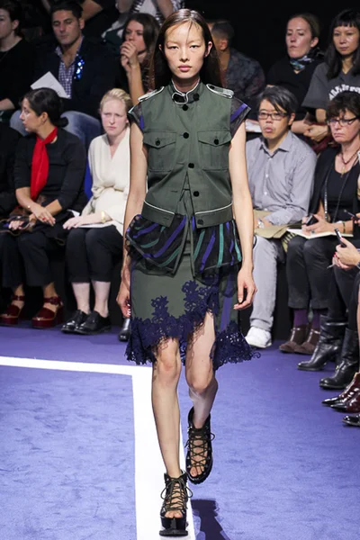 Look 16